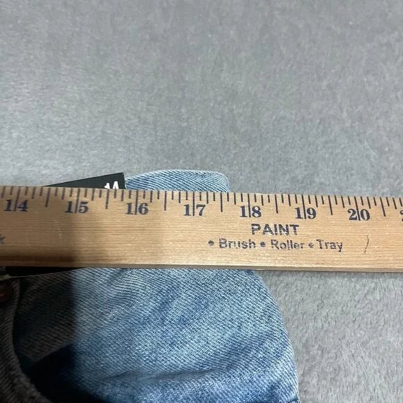 Express Denim‎ Shorts Womens 14 Mid Rise Rigid Jean Shorts 4" Inseam Raw Hem - Picture 3 of 8